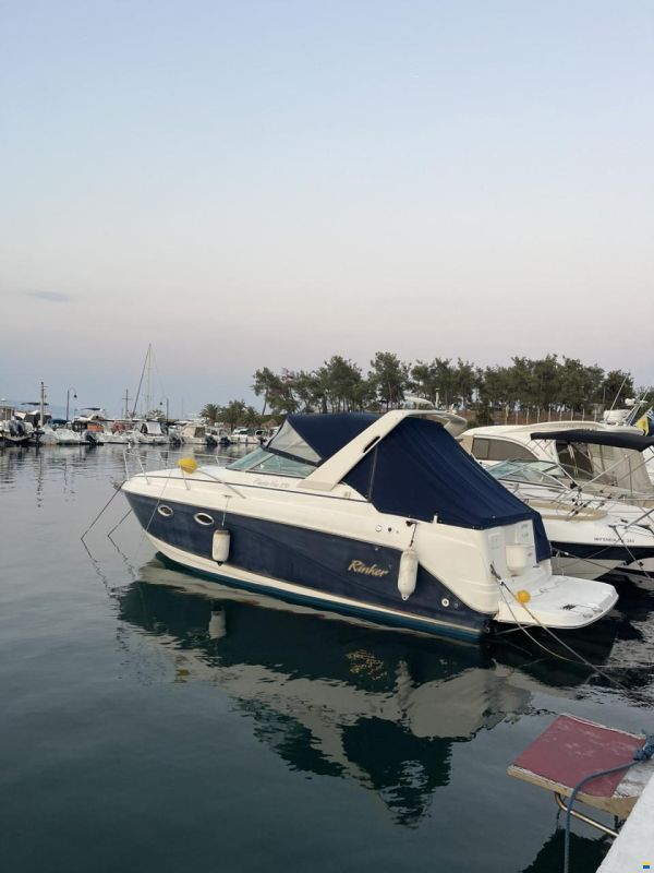Rinker FIESTA VEE 270