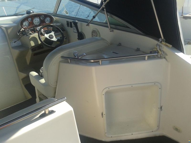 Rinker FIESTA VEE 270