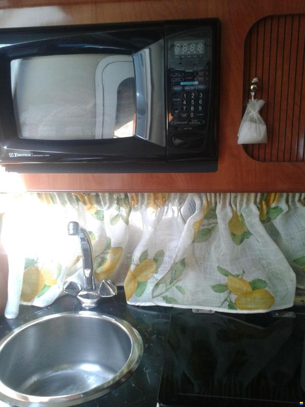 Rinker FIESTA VEE 270