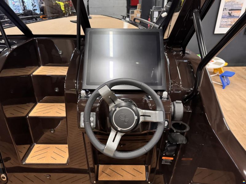 X-Shore 1 NEW ELECTRIC BOAT