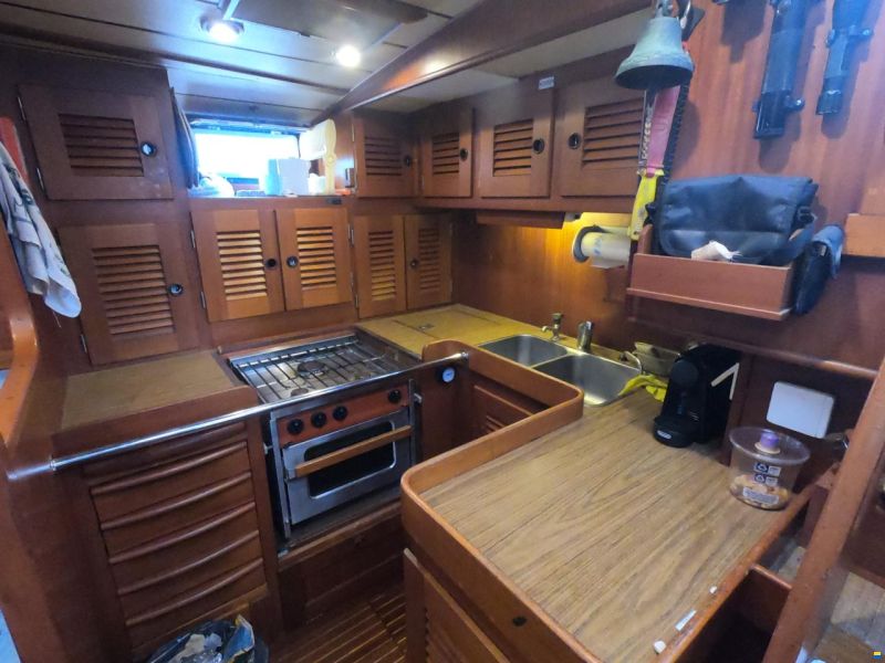 Hallberg-Rassy 49