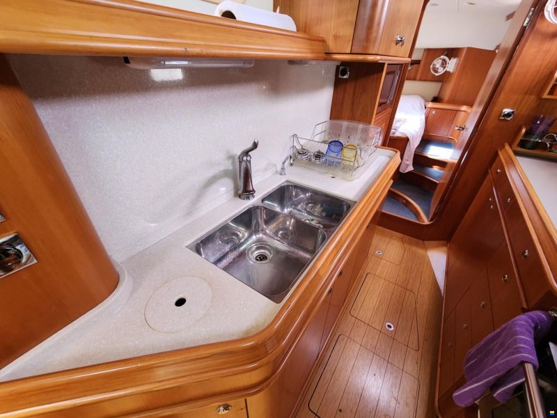 Discovery Yachts 55