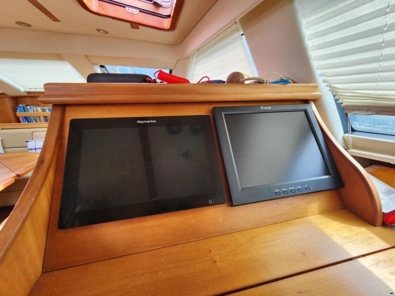 Discovery Yachts 55