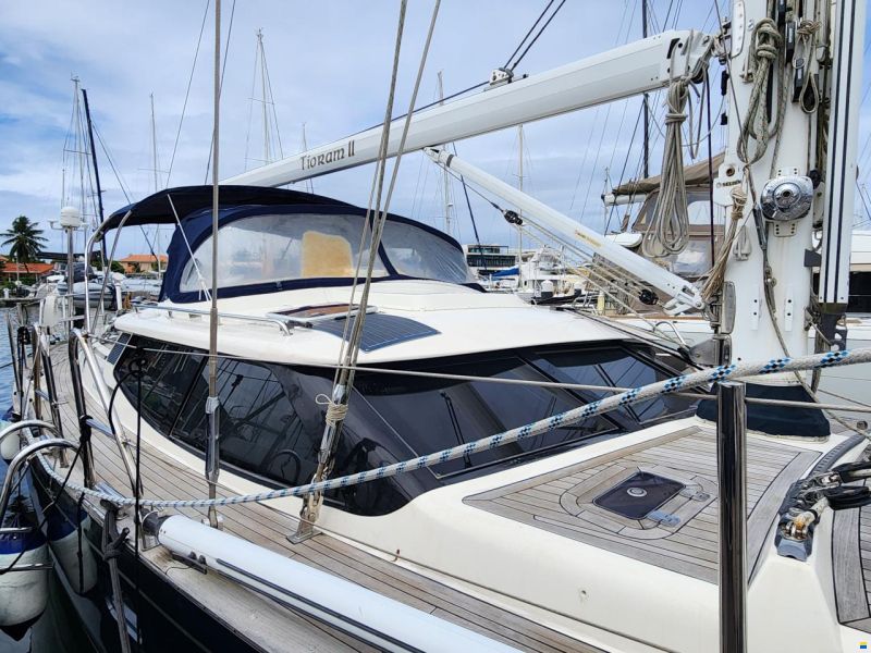 Discovery Yachts 55