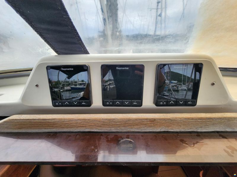 Discovery Yachts 55