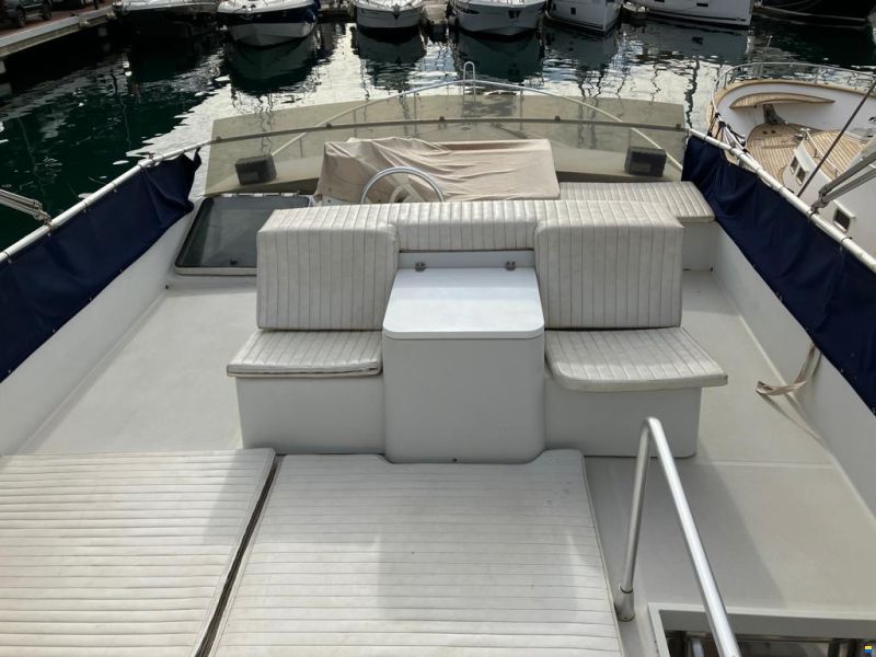 Ferretti Altura 52