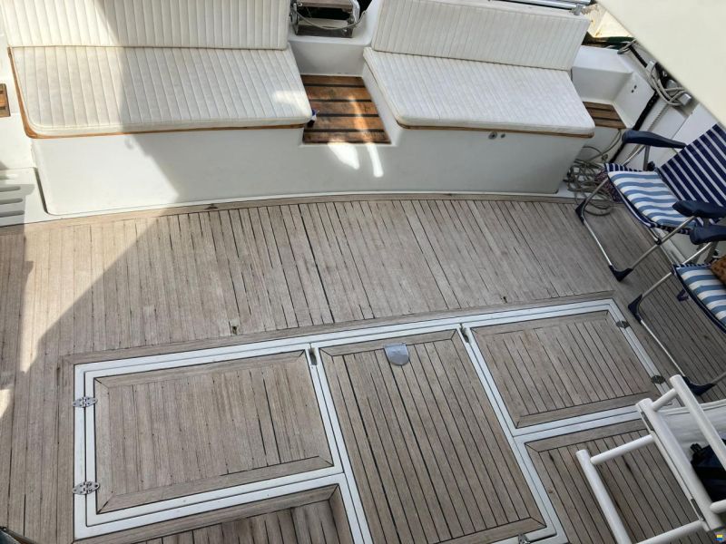 Ferretti Altura 52