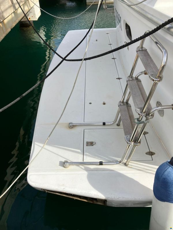 Ferretti Altura 52