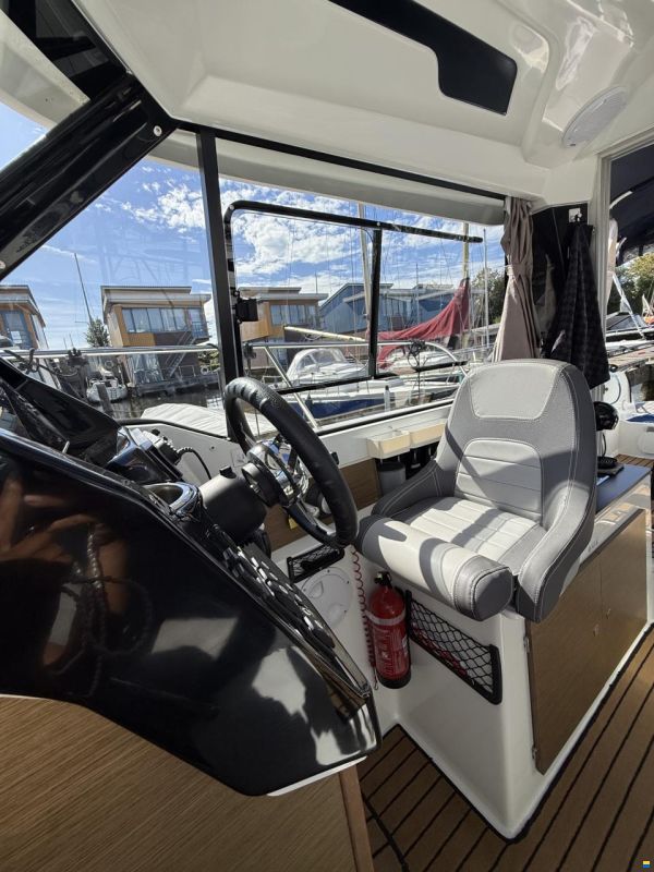 Jeanneau Merry Fisher 795