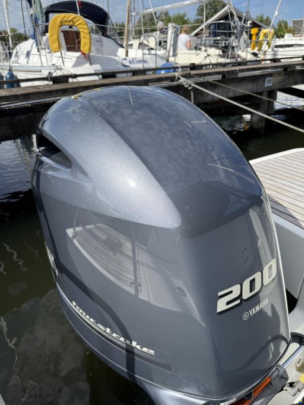 Jeanneau Merry Fisher 795