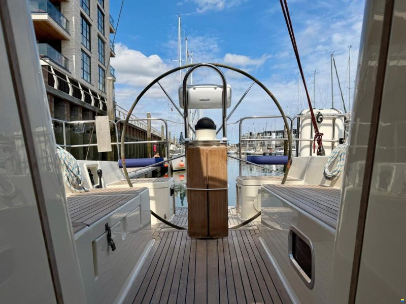 Hanse 411