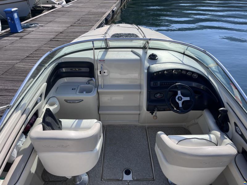 Sea Ray Overnighter 240