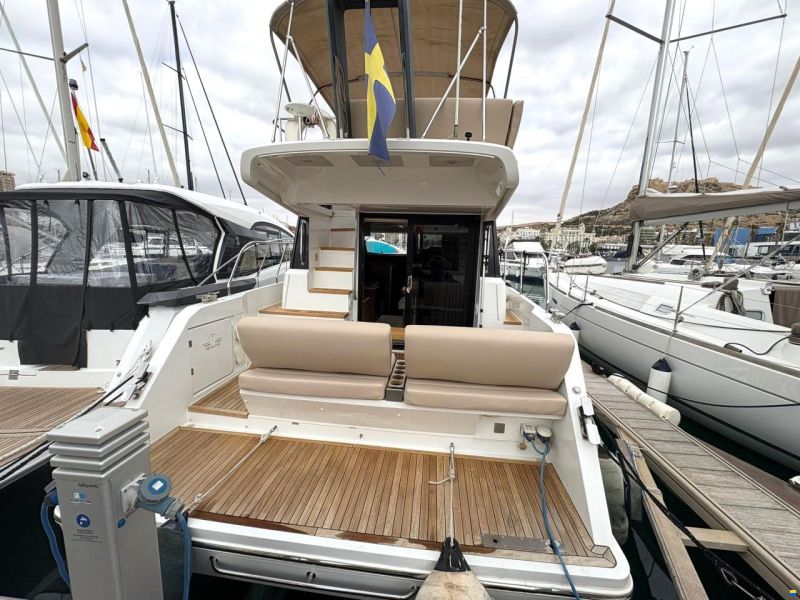 Sealine F380