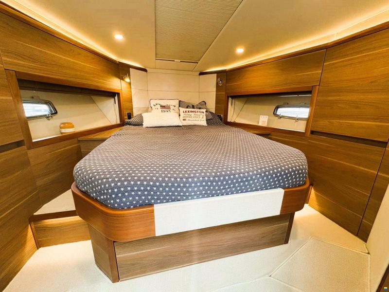 Sealine F380