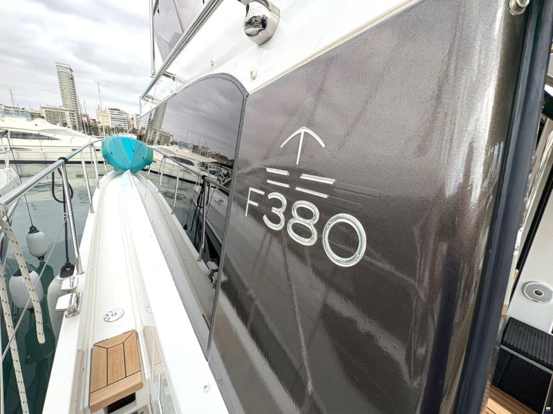 Sealine F380