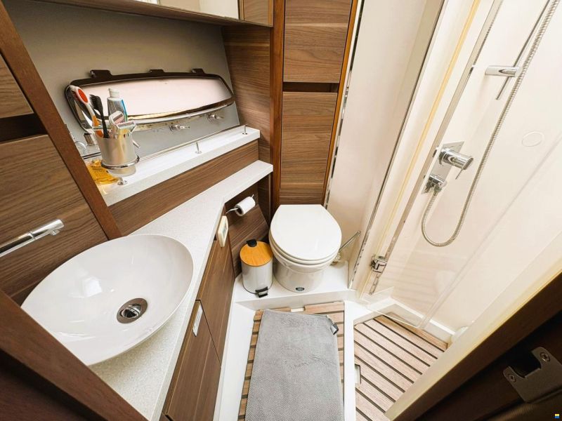 Sealine F380