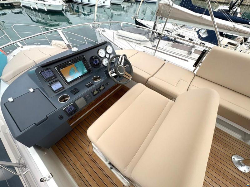 Sealine F380