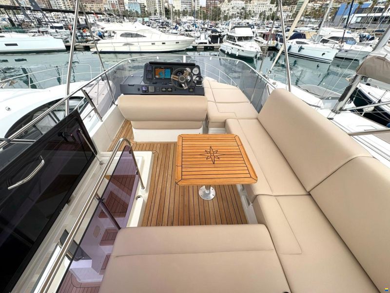 Sealine F380