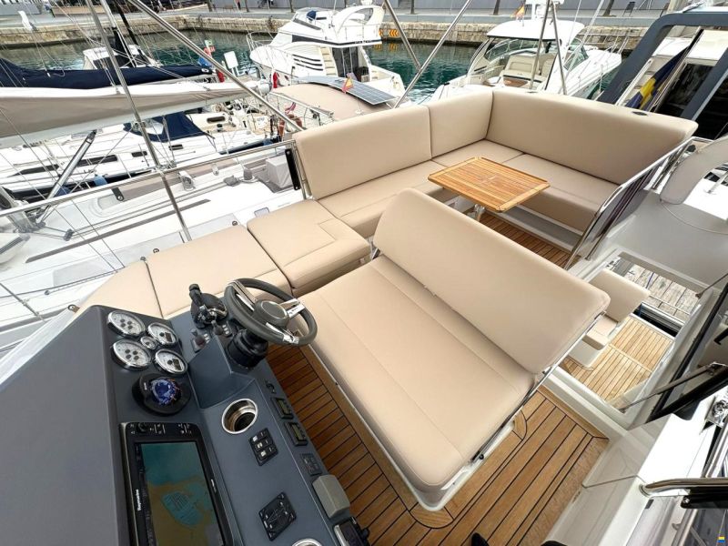 Sealine F380