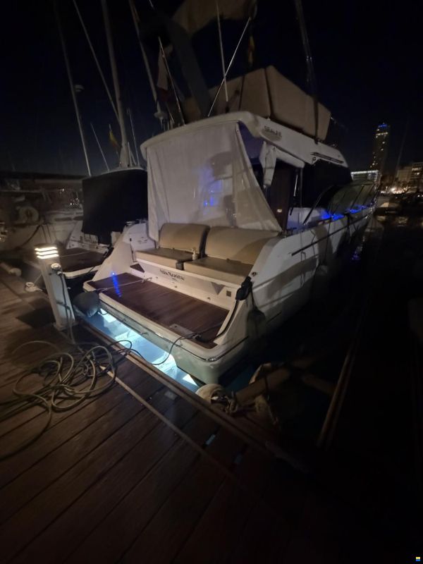 Sealine F380