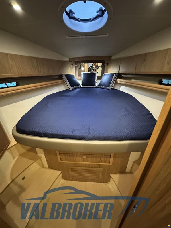 Airon Marine 4300 T-TOP