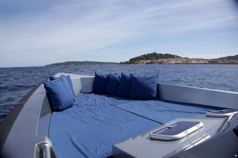 Wally Tender 45