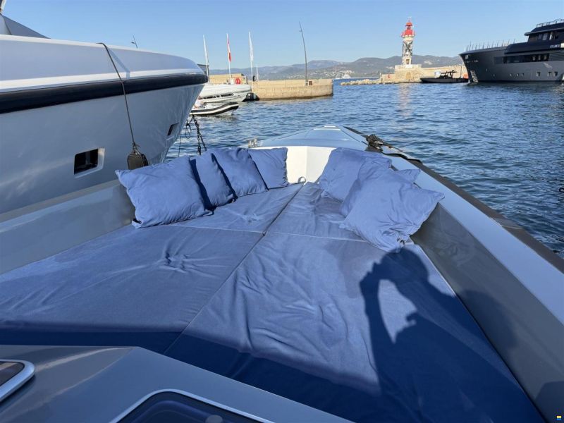Wally Tender 45
