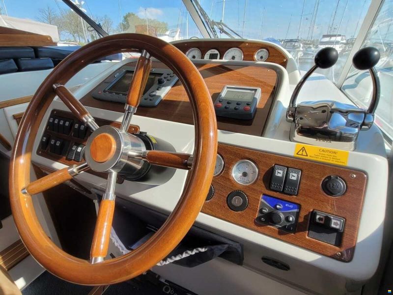 Nimbus 380 Commander