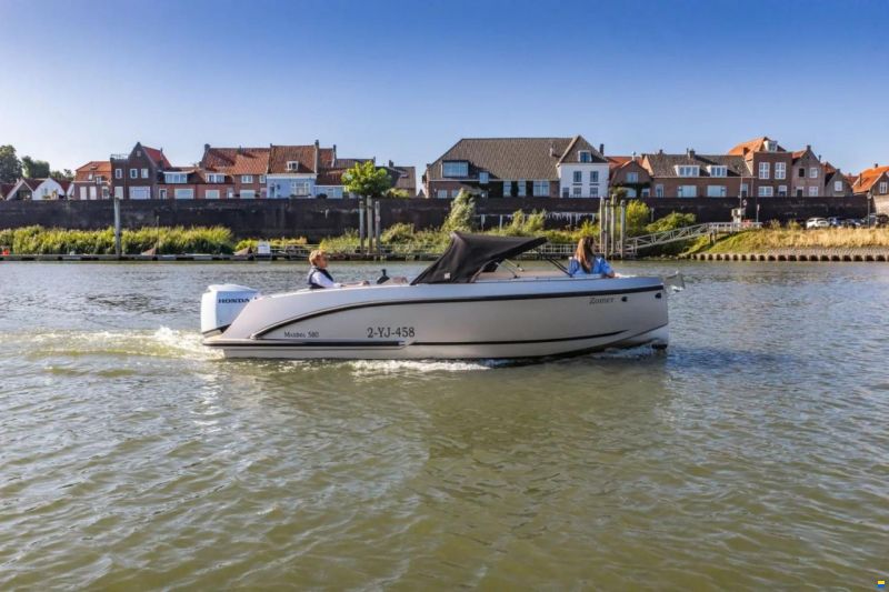 Maxima 580 Sport Lounge