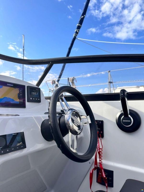 HydroMarin 6930 Daycrusier