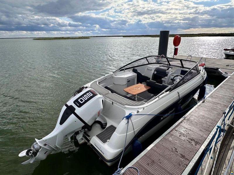 HydroMarin 6930 Daycrusier