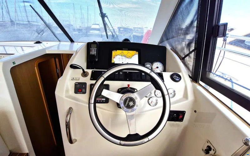 Jeanneau Merry Fisher 10