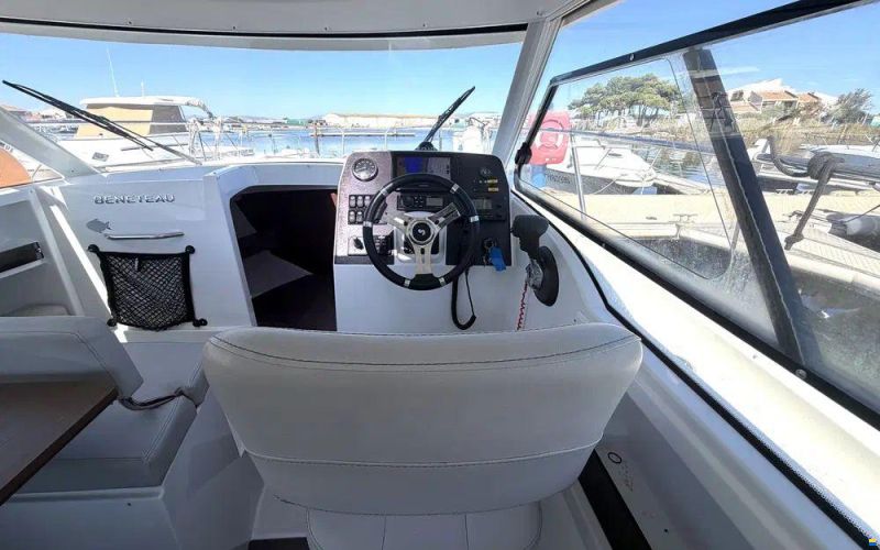 Beneteau Antares 8 OB