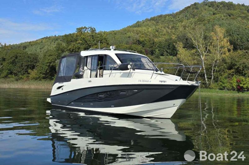 Quicksilver 855 Weekend