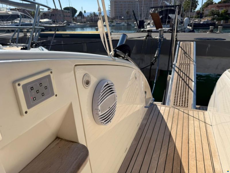 Princess V42