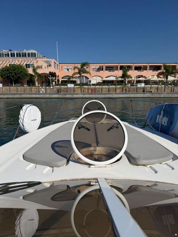 Princess V42