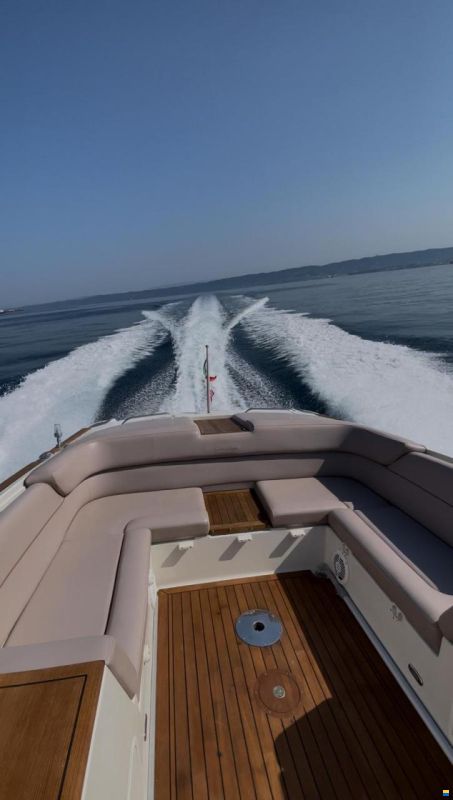 Chris Craft Corsair 28