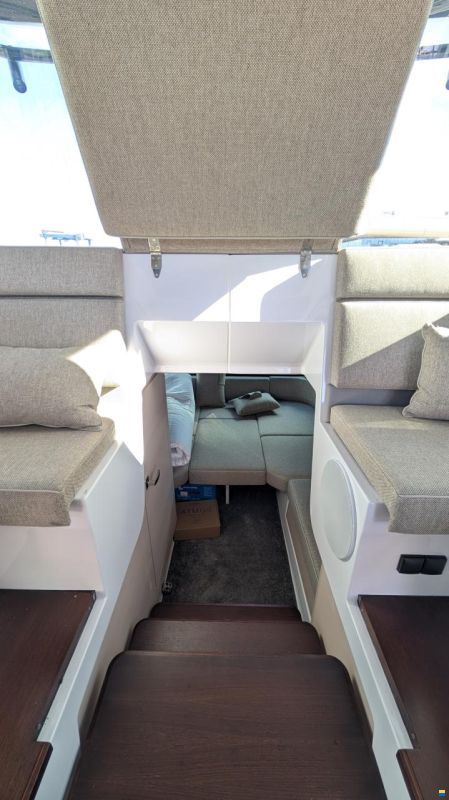 Axopar 45 XC Cross Cabin