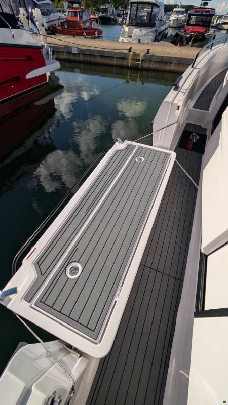 Axopar 45 XC Cross Cabin
