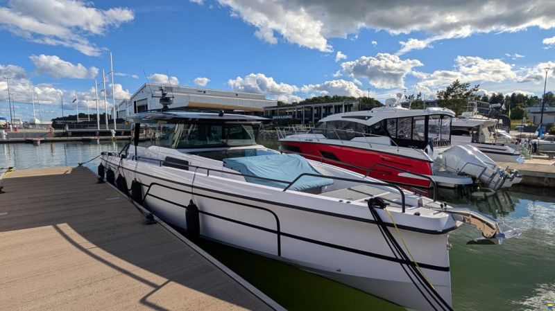 Axopar 45 XC Cross Cabin