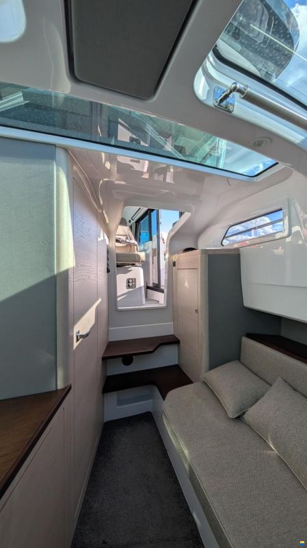 Axopar 45 XC Cross Cabin