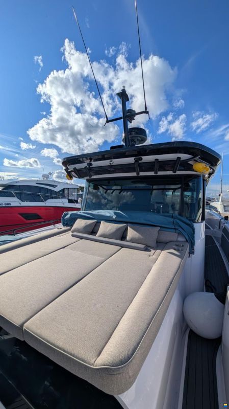 Axopar 45 XC Cross Cabin