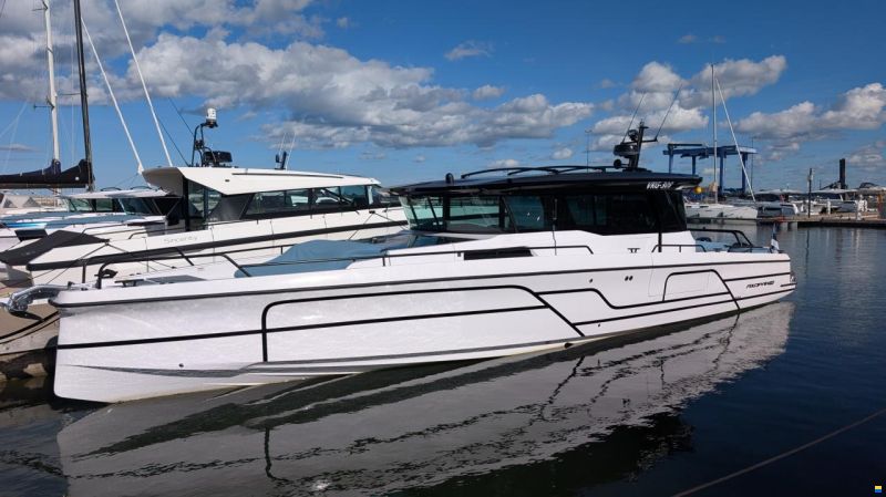 Axopar 45 XC Cross Cabin