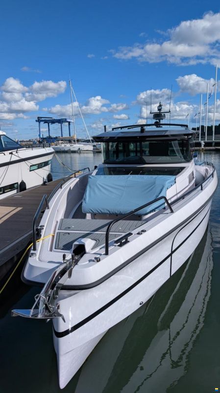 Axopar 45 XC Cross Cabin