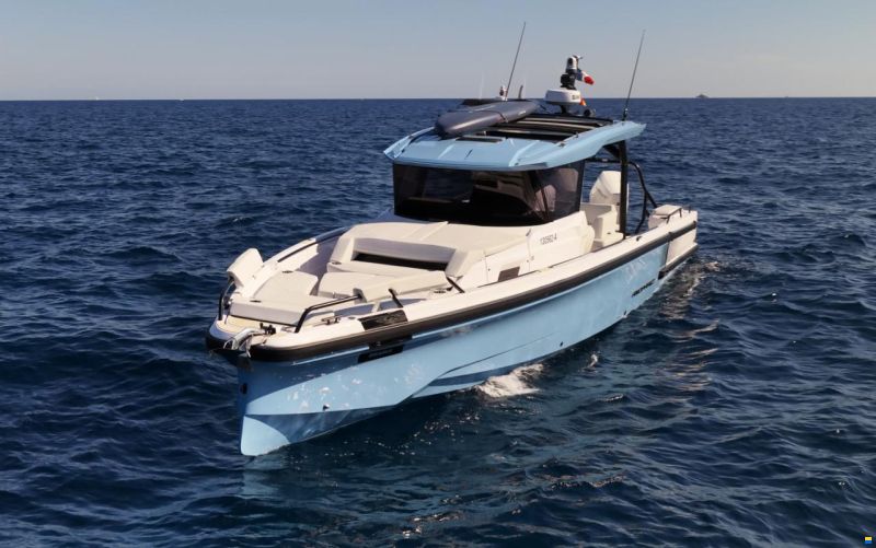 Axopar 38 Cross Top