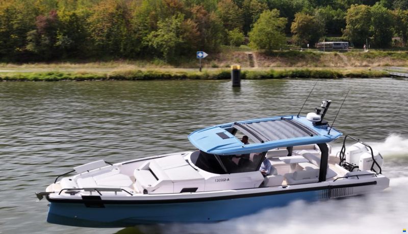 Axopar 38 Cross Top