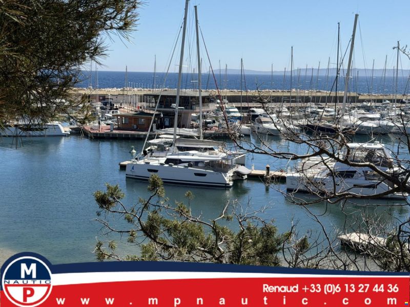 Place de port 10m par 3.75m Bormes les M