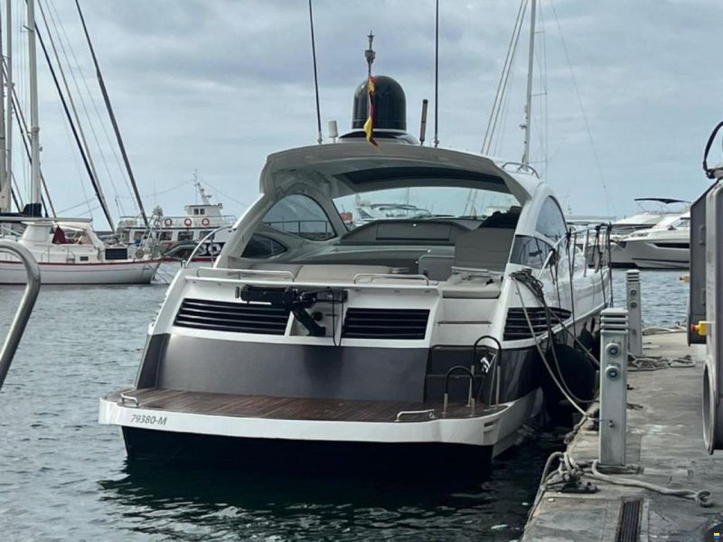 Pershing 46