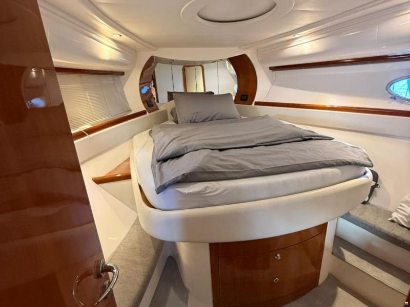 Pershing 46