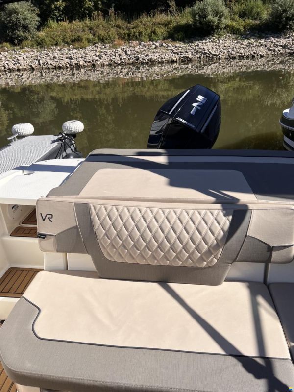Bayliner VR5